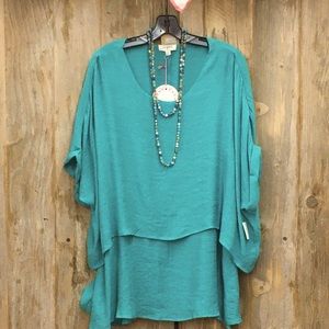 Umgee Flowy Tunic With Cuff Sleeves NWT